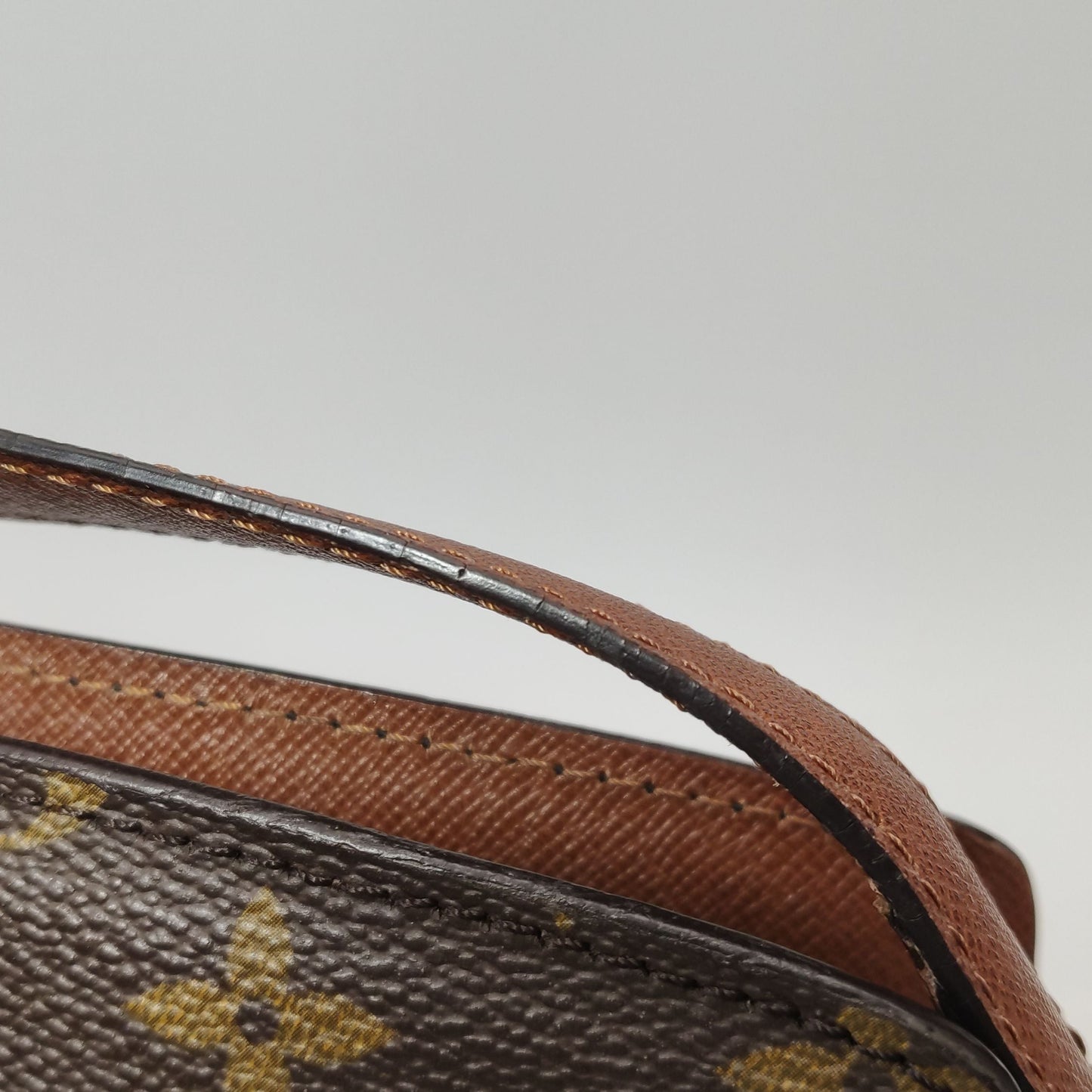 Preloved GLM-Courcelles Leather Monogram Messenger Bag 250216781066240