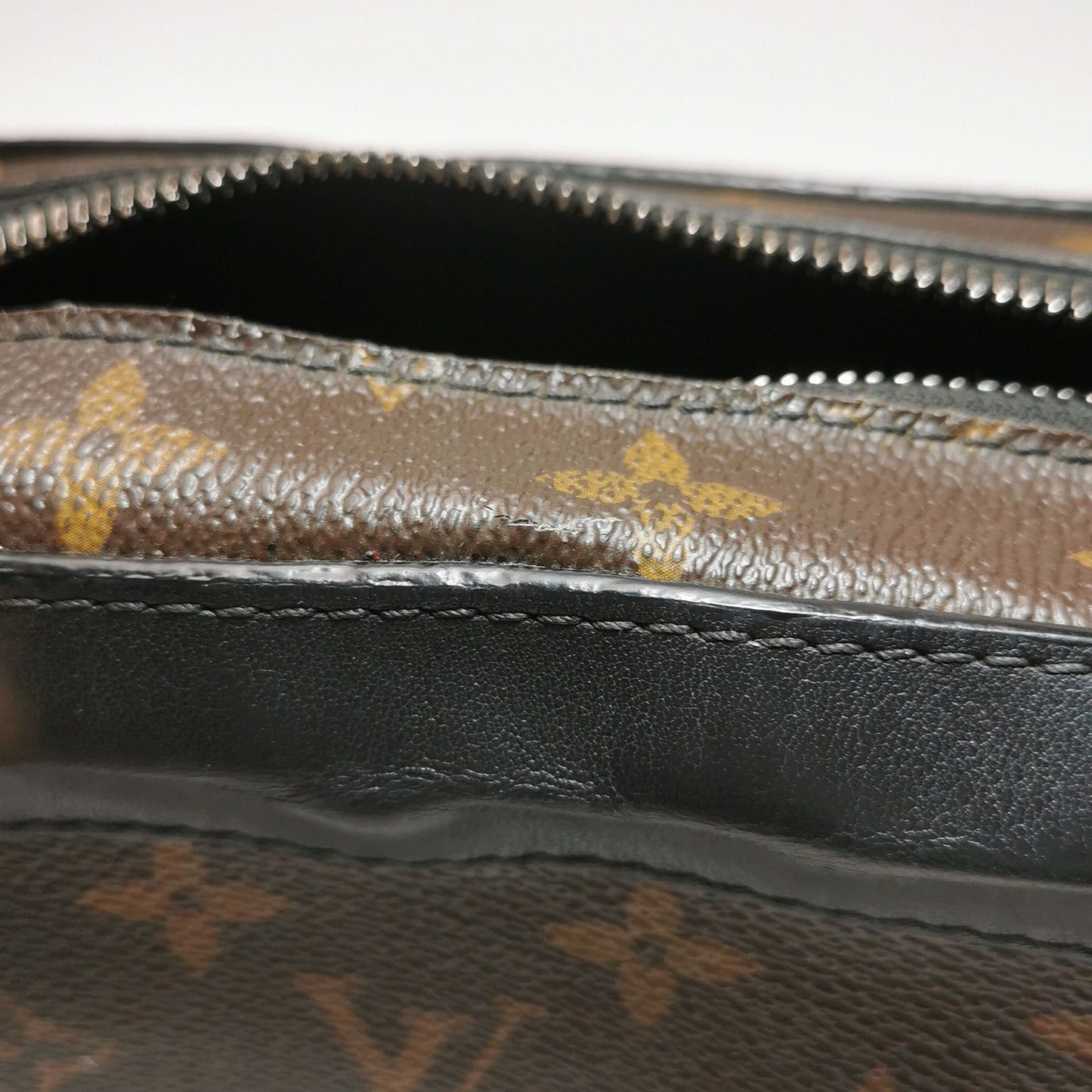 Preloved GLM-Soft Trunk Monogram Print Corner Crossbody Bag with Chip 250215781064834