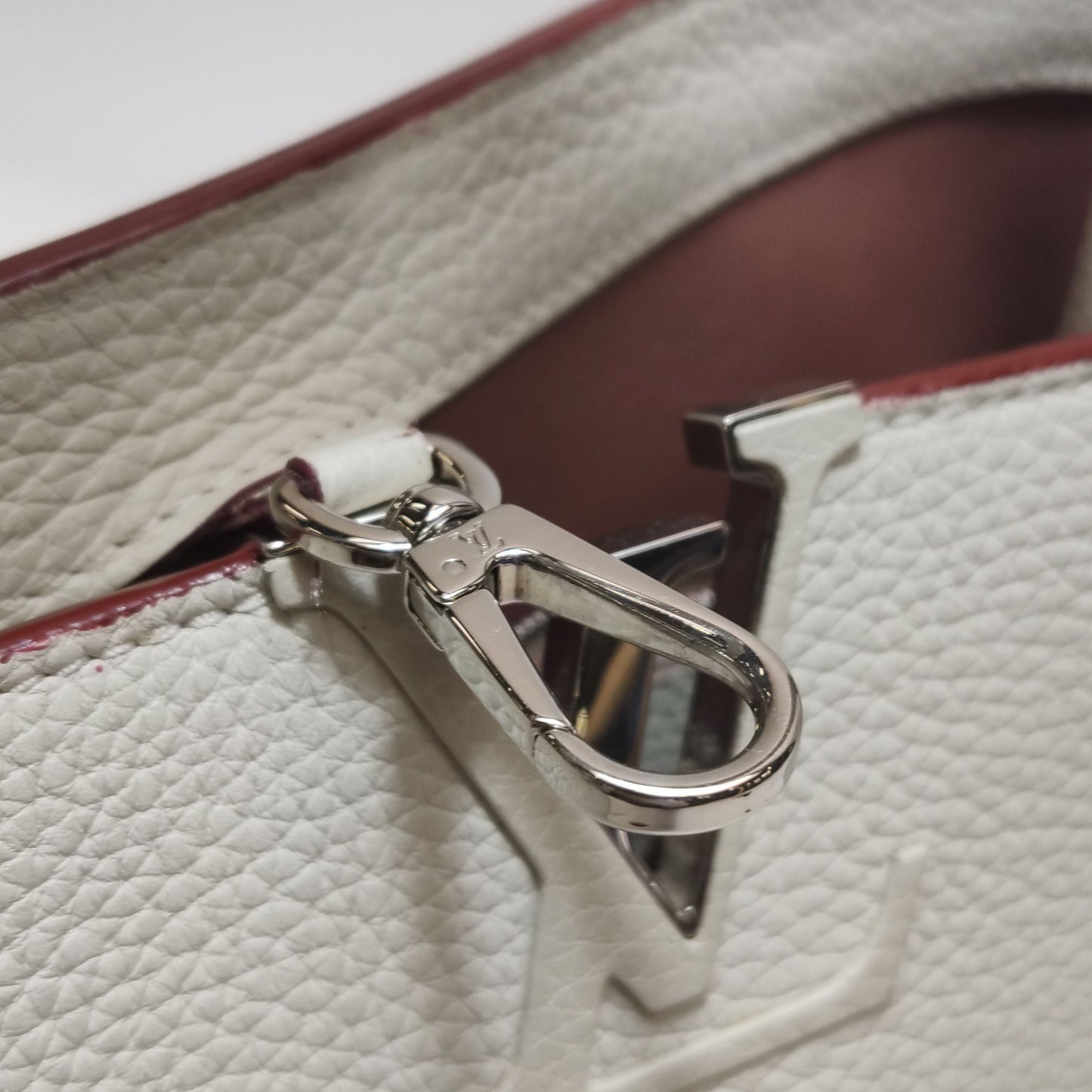 Preloved GLM-Capucines Large Leather Solid Metal LV Buckle Handbag 250529781214078