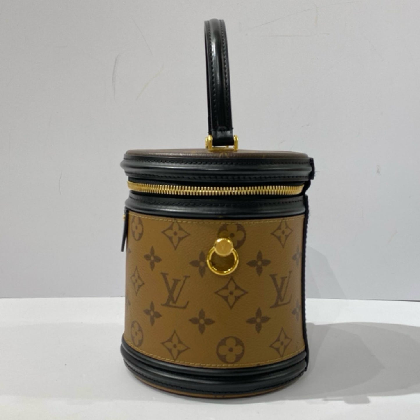 Preloved GLM-Cannes Bucket Bag Small Reverse Monogram Coated Canvas Crossbody Bag 060150100276