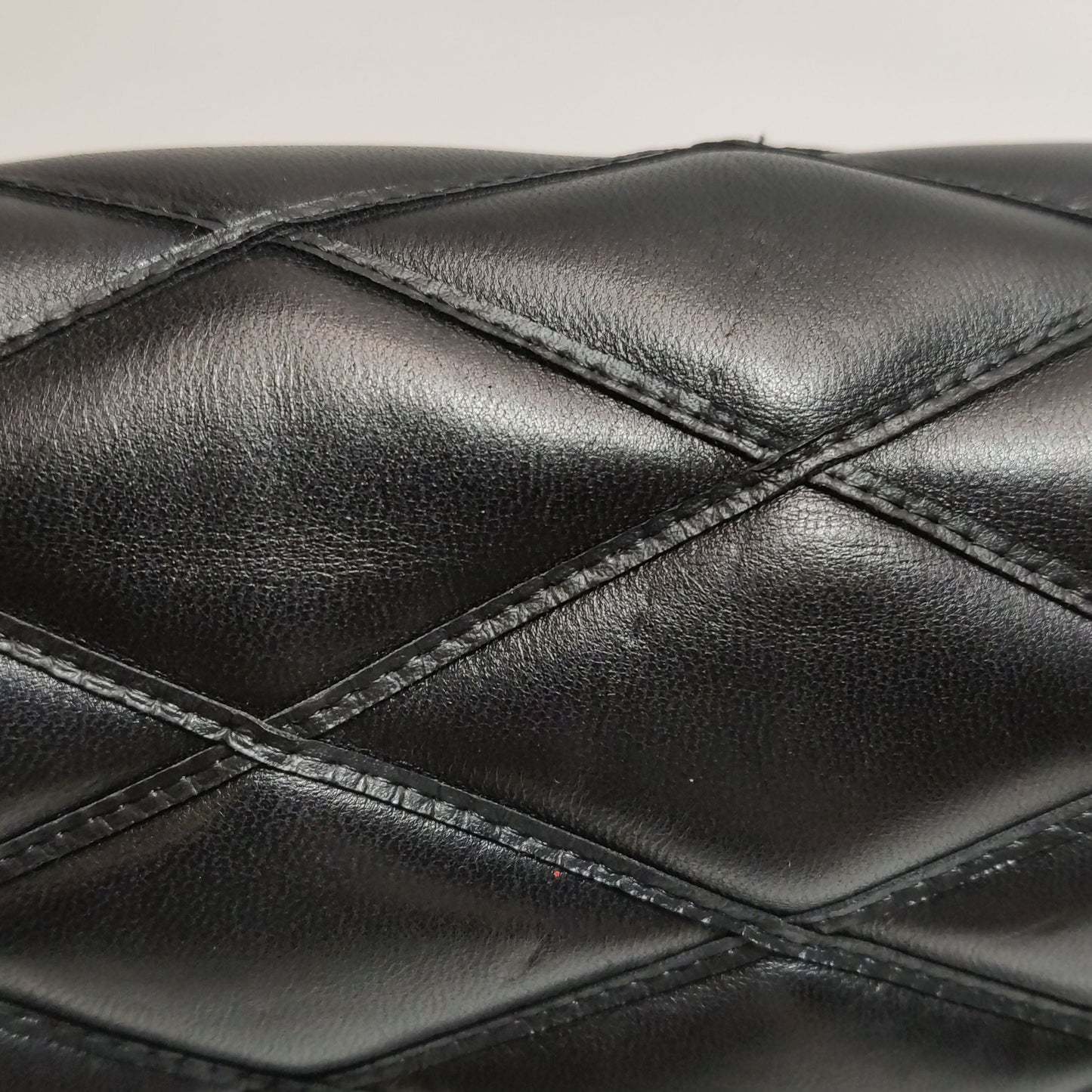 Preloved GLM-Go-14 Medium Lambskin Shoulder Bag 250527781210681