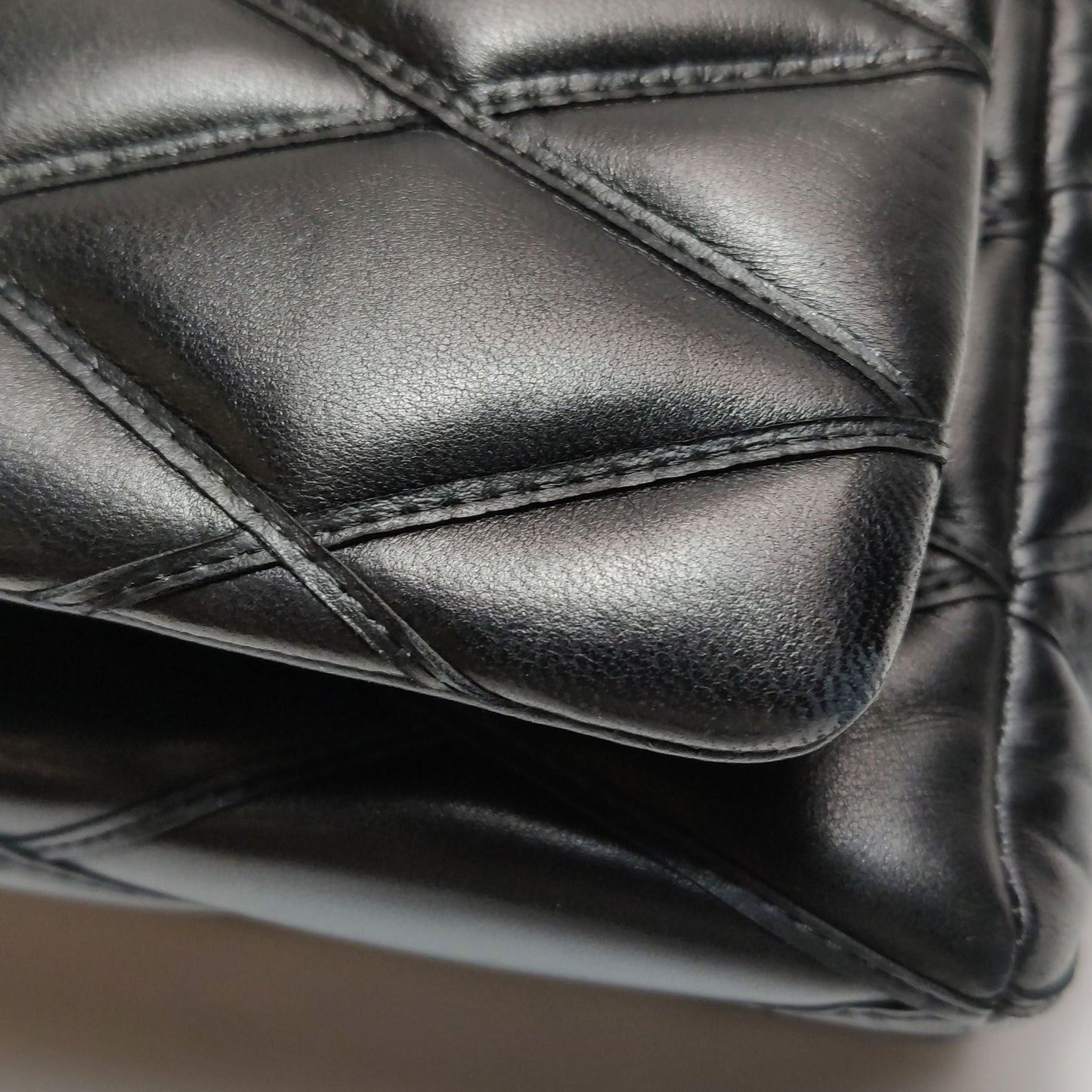 Preloved GLM-Go-14 Medium Lambskin Shoulder Bag 250527781210681