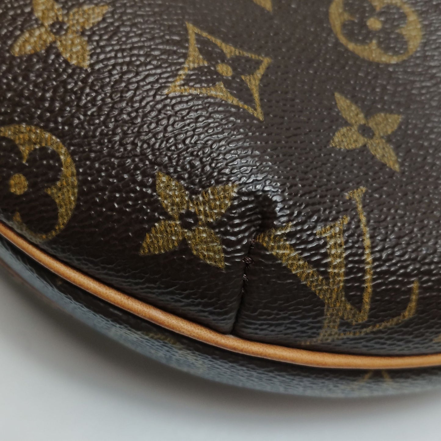 Preloved GLM-Croissant Pea Bag Small Monogram Print Curved Shoulder Bag 250529781212954