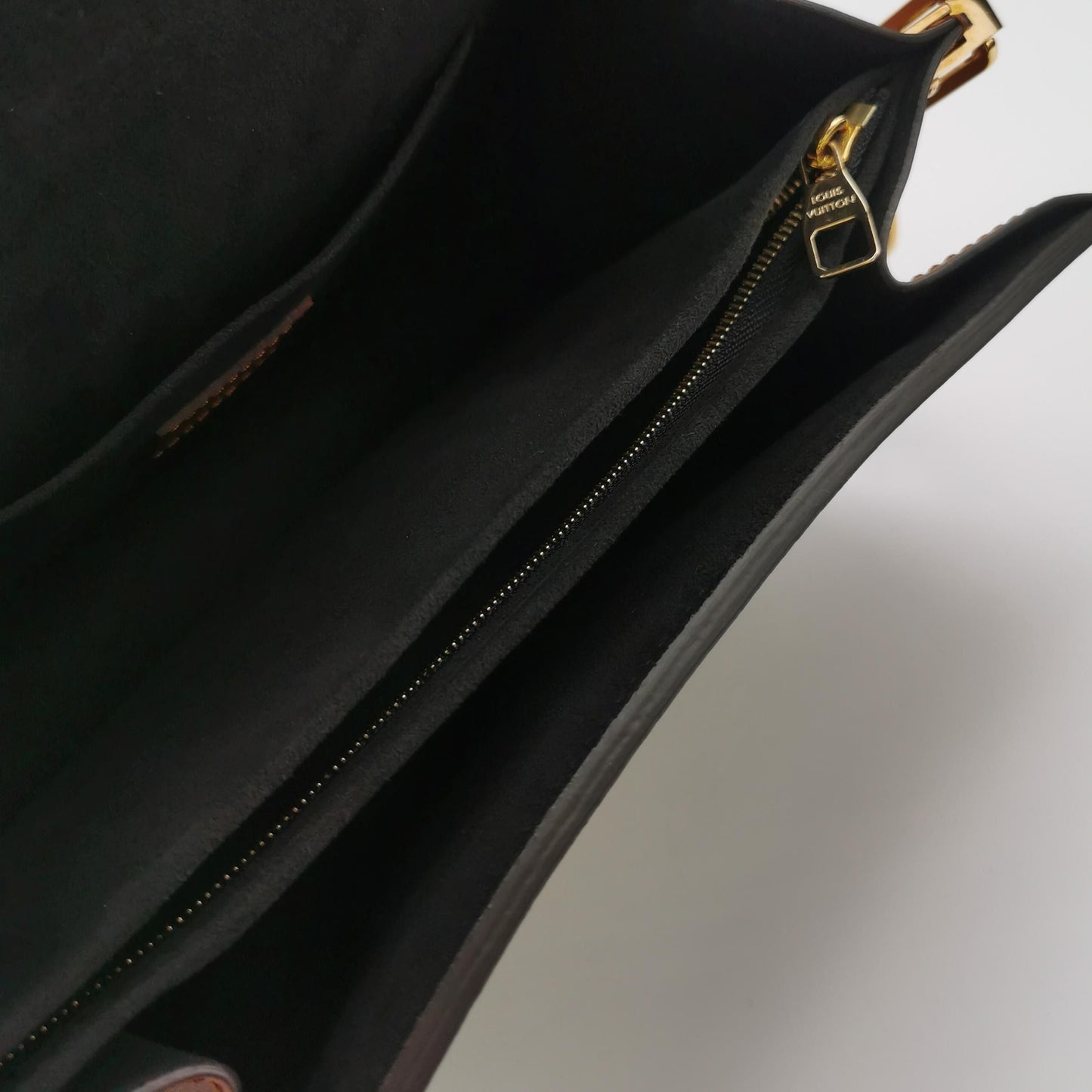 Preloved GLM-Dauphine Medium Monogram Empreinte Leather Shoulder Bag with Chip 250528781212153
