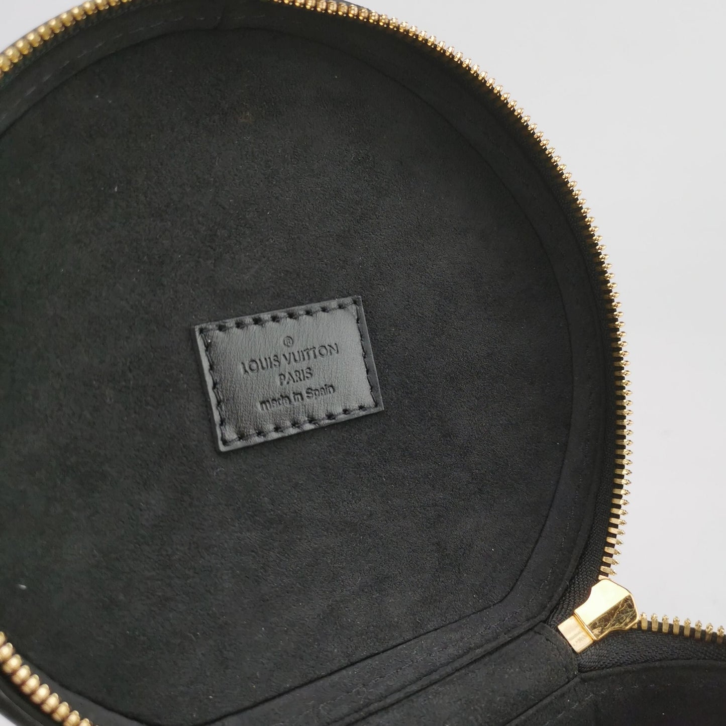 Preloved GLM-Cannes Bucket Bag Small Reverse Monogram Crossbody Bag 250527781210935