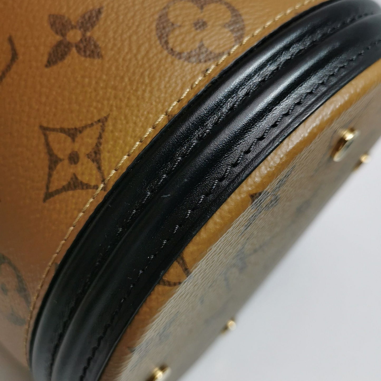 Preloved GLM-Cannes Bucket Bag Small Reverse Monogram Crossbody Bag 250527781210935