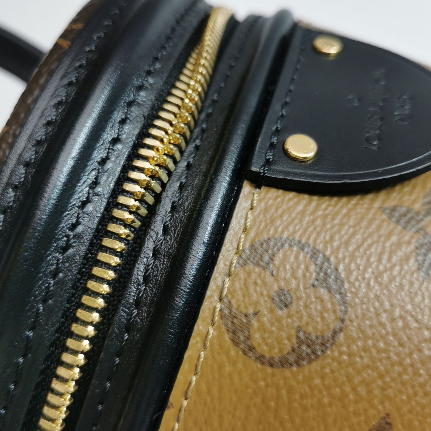 Preloved GLM-Cannes Bucket Bag Small Reverse Monogram Crossbody Bag 250527781210935