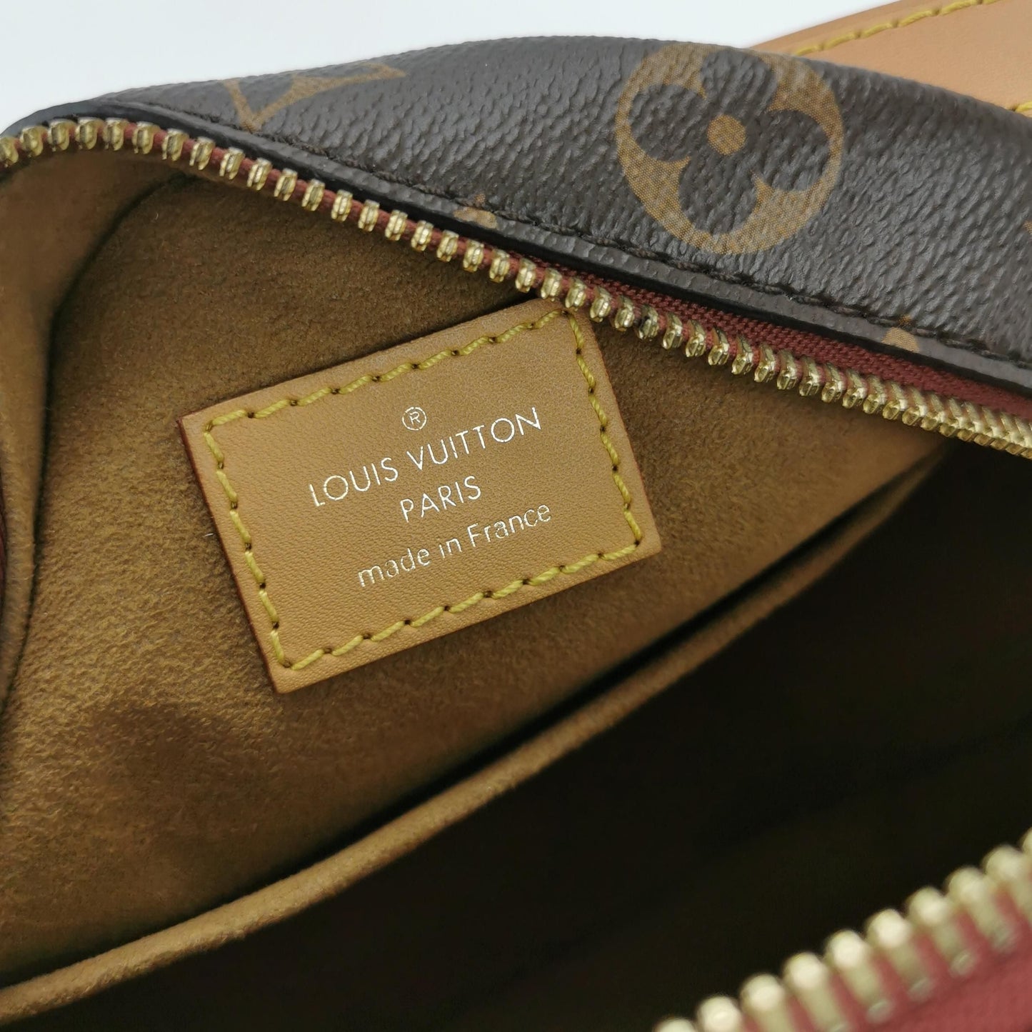 Preloved GLM-Boite Chapeau Small Monogram Crossbody Bag with Chip 250526781209349