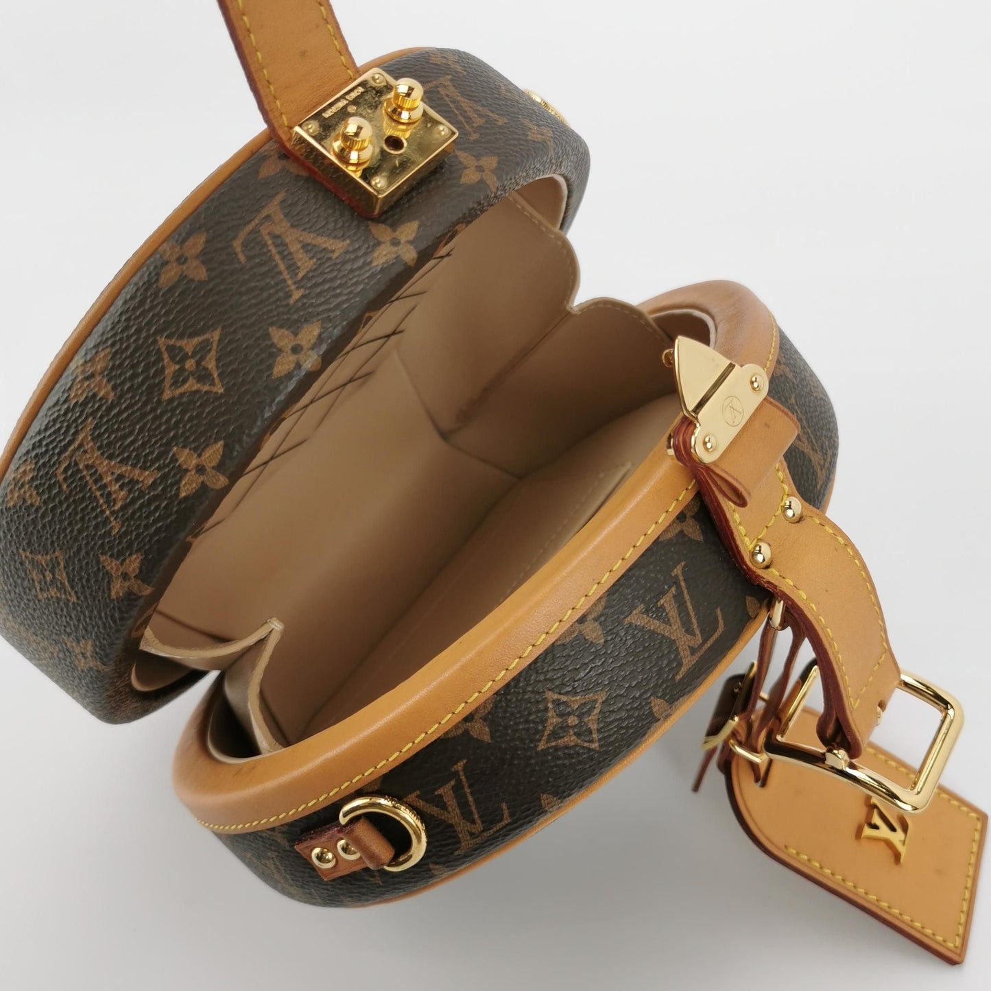 Preloved GLM-Boite Chapeau Small Monogram Canvas Round Bag Crossbody Bag 250527781209960