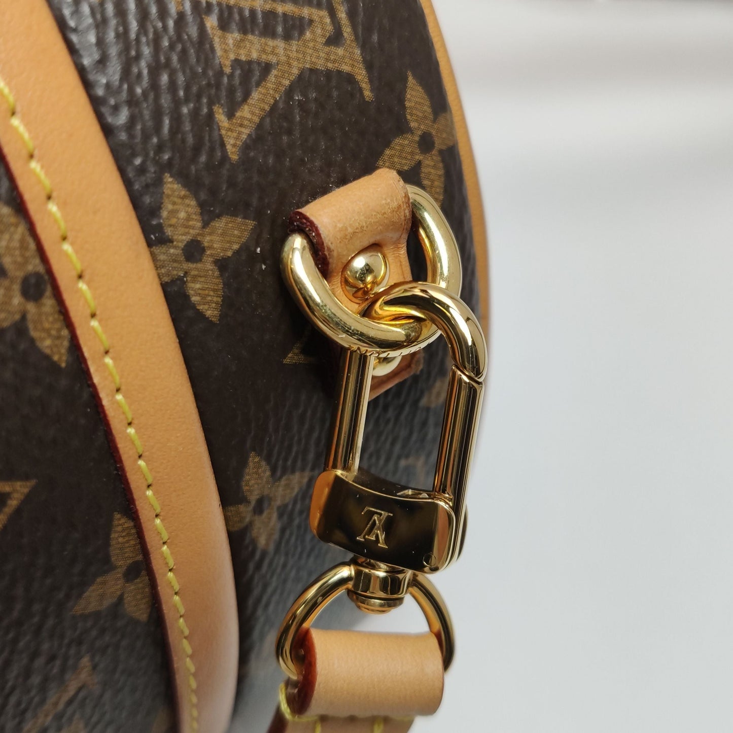 Preloved GLM-Boite Chapeau Small Monogram Canvas Round Bag Crossbody Bag 250527781209960