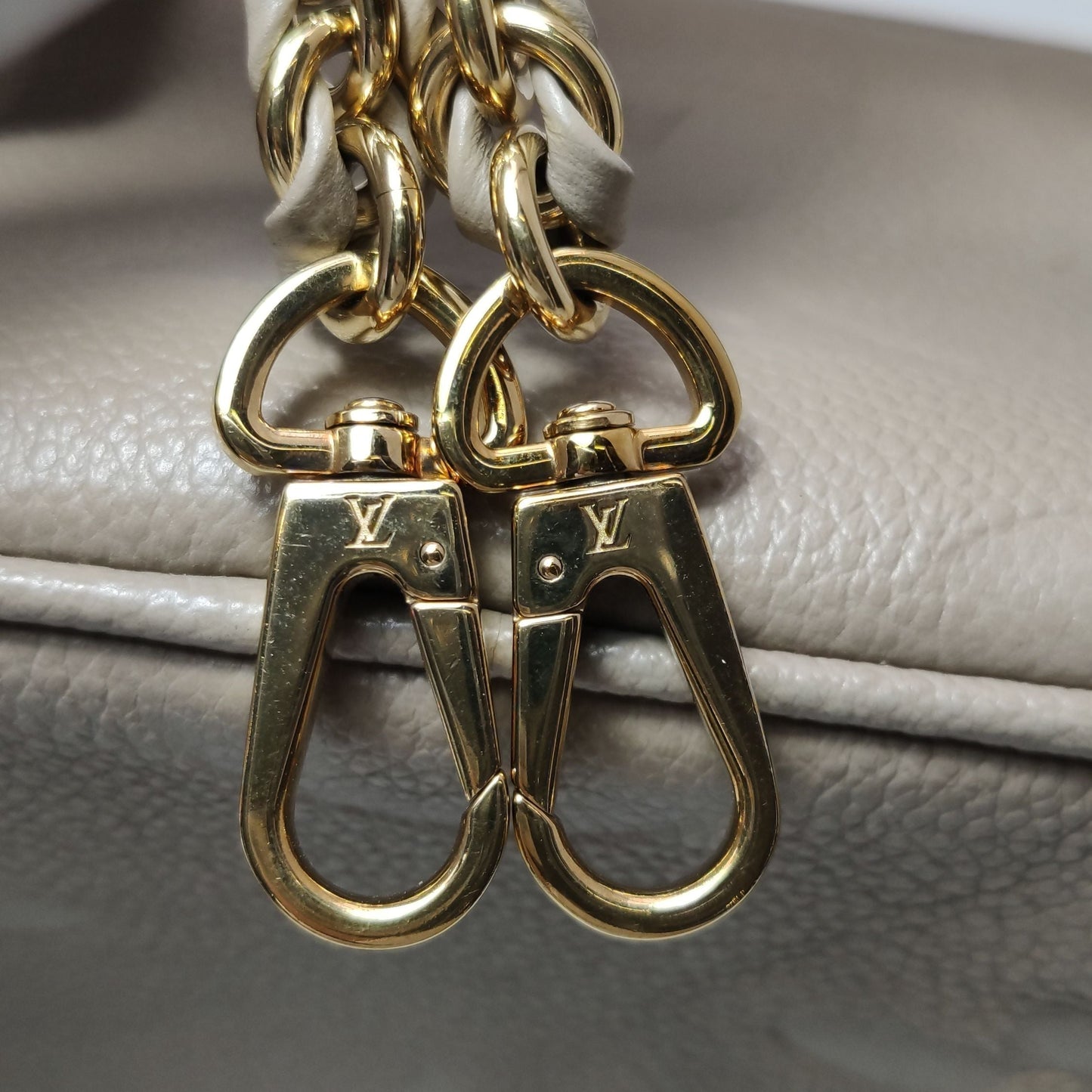 Preloved GLM-Vanity Makeup Case Small Calfskin Monogram Zip Top Crossbody Bag 250528781211568