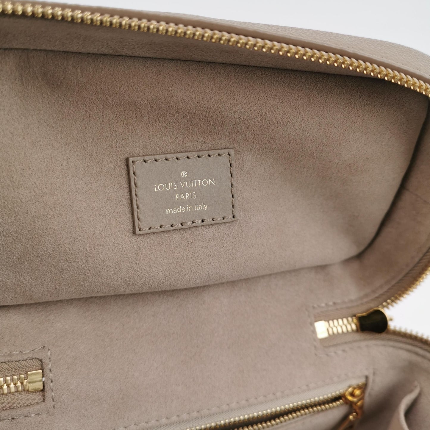 Preloved GLM-Vanity Makeup Case Small Calfskin Monogram Zip Top Crossbody Bag 250528781211568