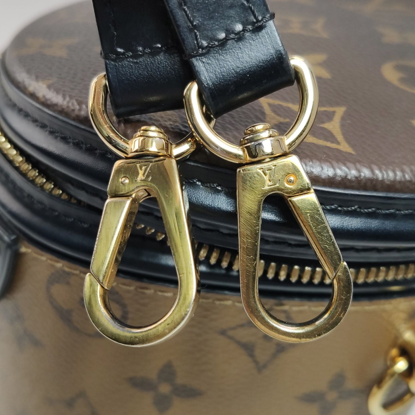 Preloved GLM-Cannes Bucket Small Leather Reverse Monogram Crossbody Bag with Chip 250528781211844