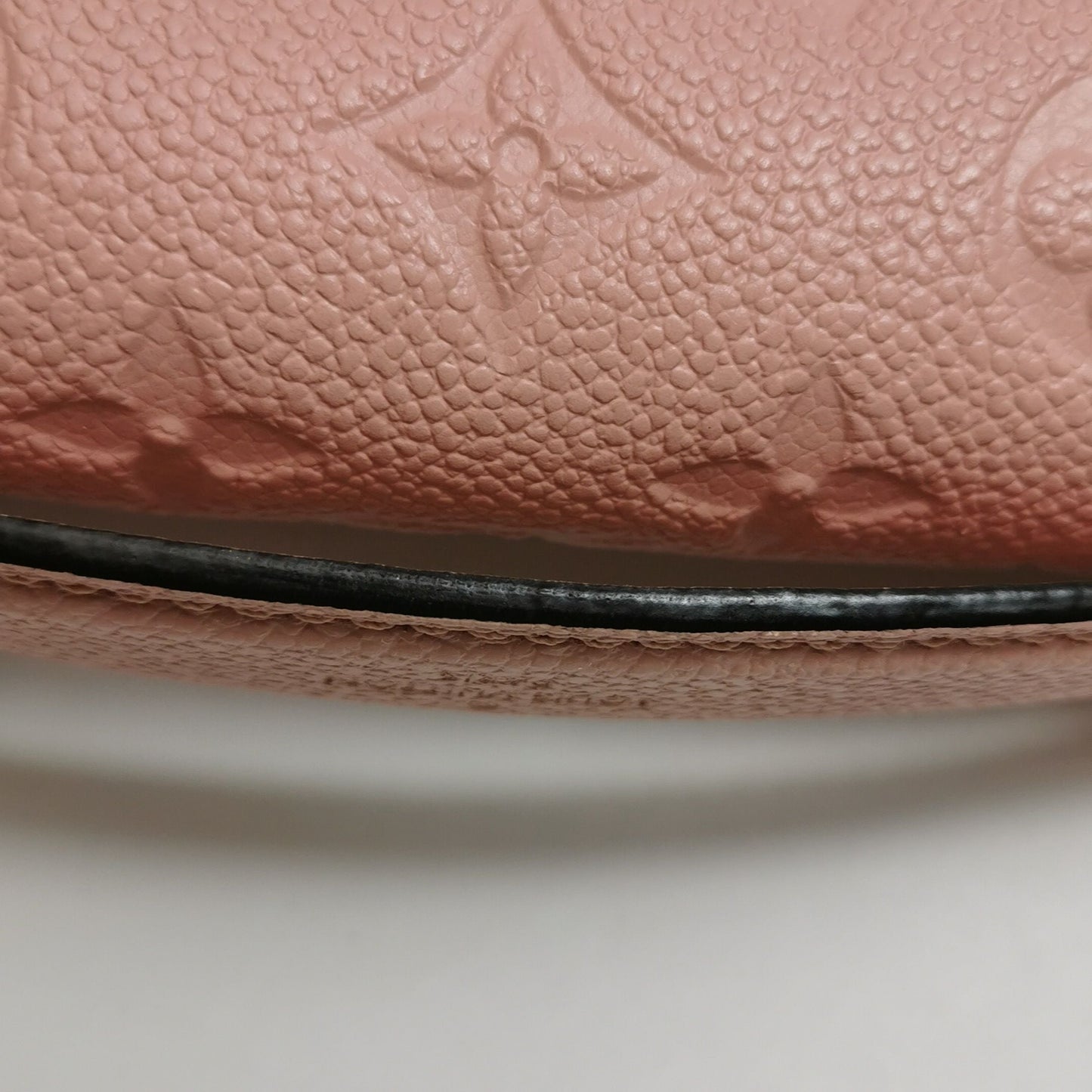 Preloved GLM-Pochette Metis Medium Cowhide Embossed S-lock Lock Messenger Crossbody Bag 250526781209190