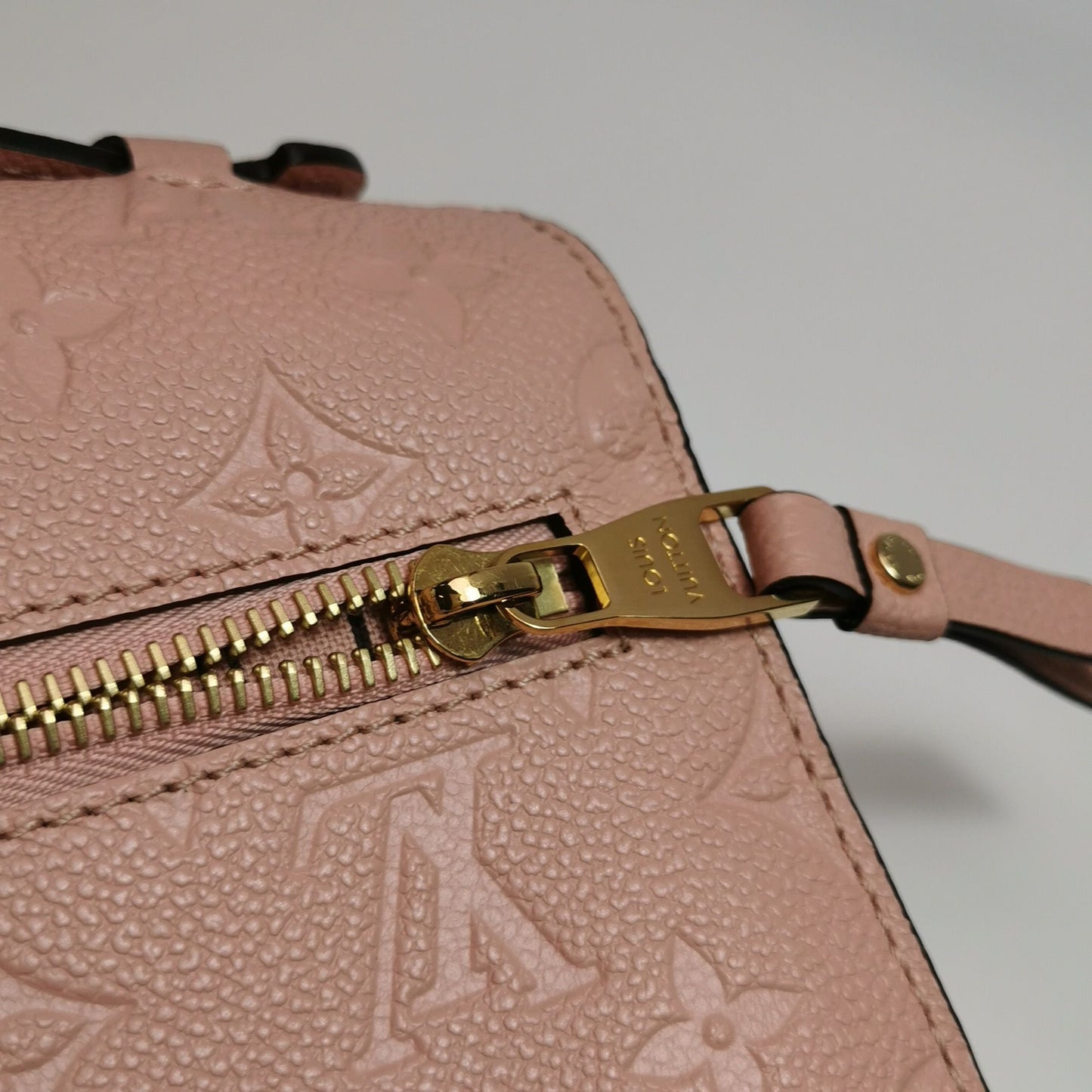 Preloved GLM-Pochette Metis Medium Cowhide Embossed S-lock Lock Messenger Crossbody Bag 250526781209190