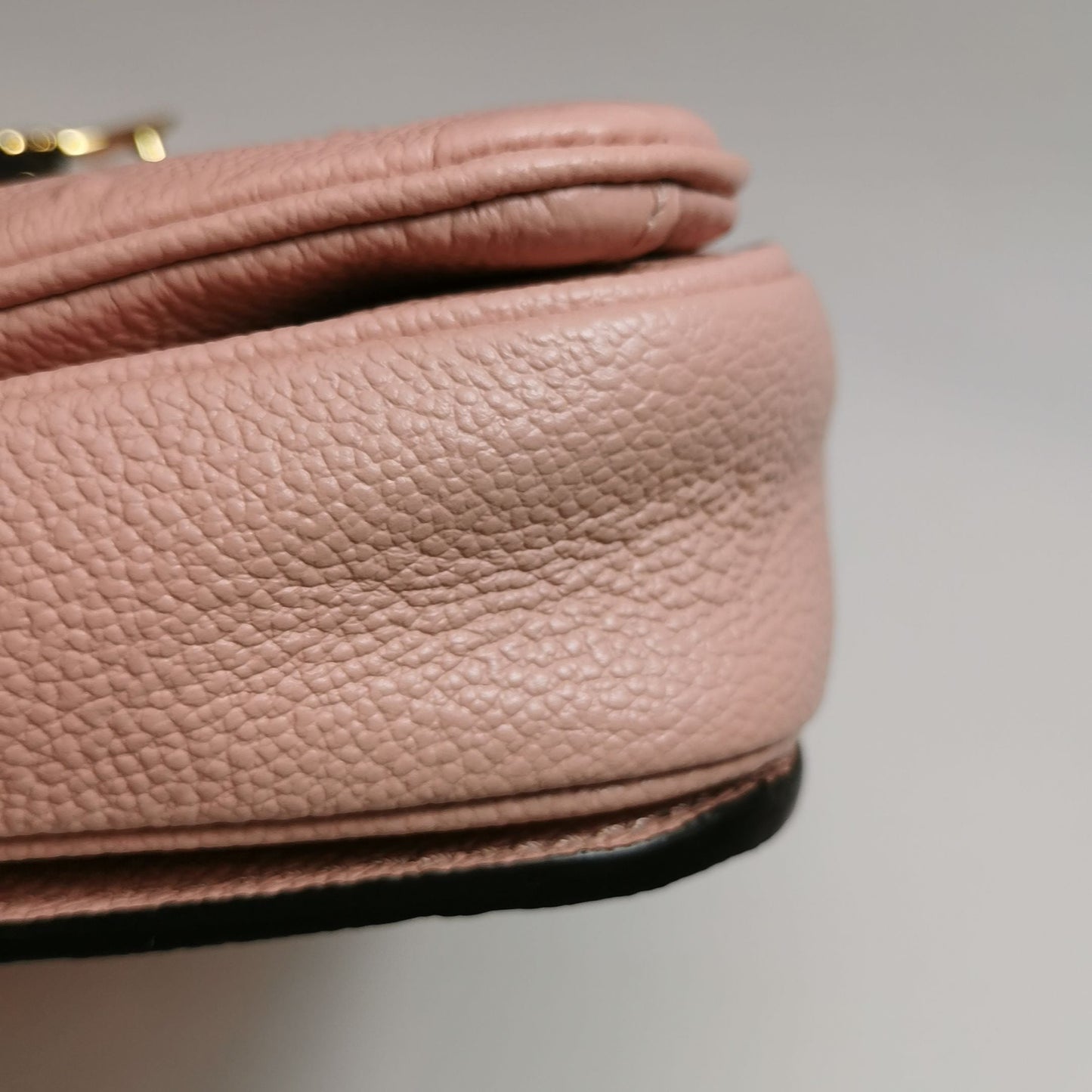 Preloved GLM-Pochette Metis Medium Cowhide Embossed S-lock Lock Messenger Crossbody Bag 250526781209190