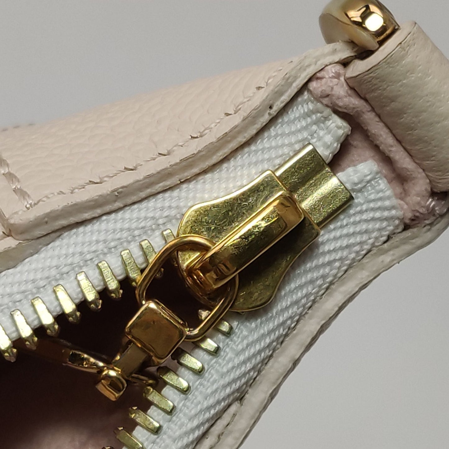 Preloved GLM-Bagatelle Leather Crossbody Bag with Chip 250527781210972