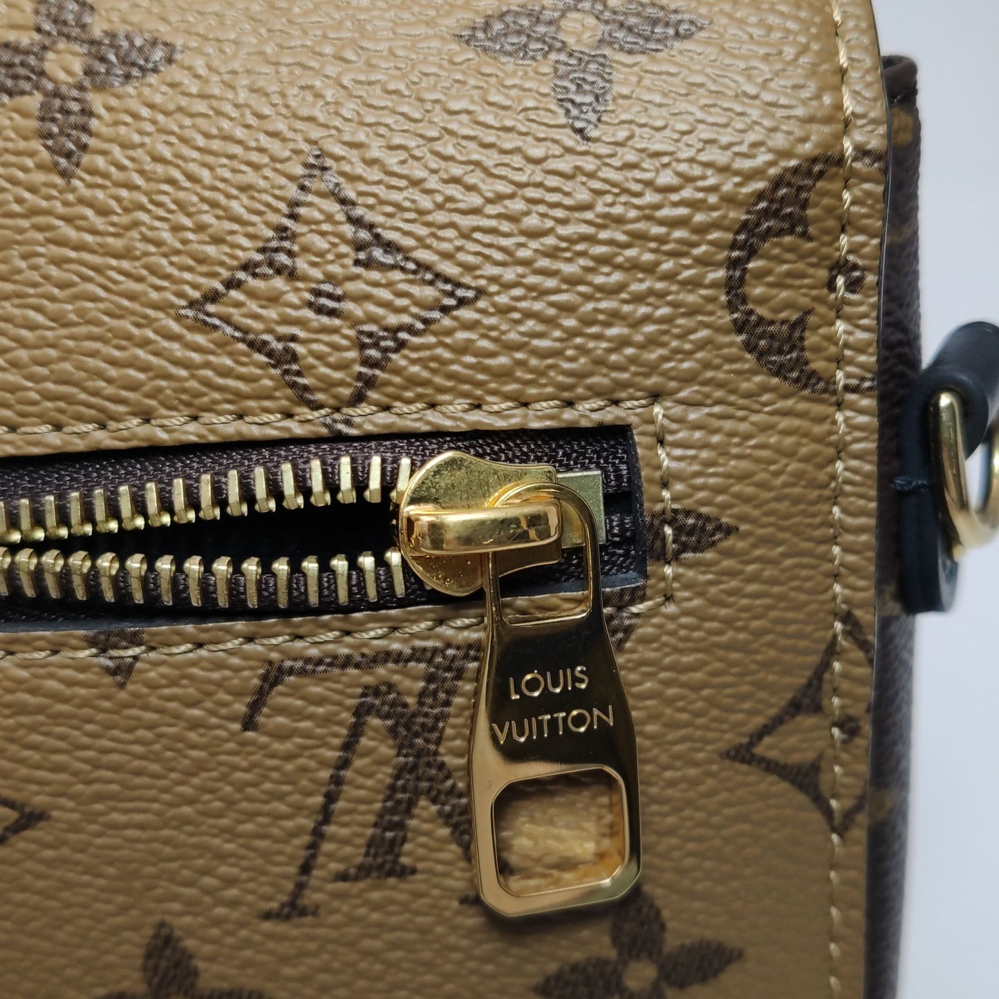 Preloved GLM-Pochette Metis Medium Leather Reverse Monogram S-lock Lock Messenger Crossbody Bag 250526781208857
