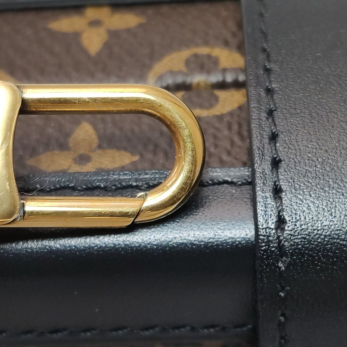 Preloved GLM-Petite Malle Small Monogram Canvas S-lock Crossbody Bag 250527781210996