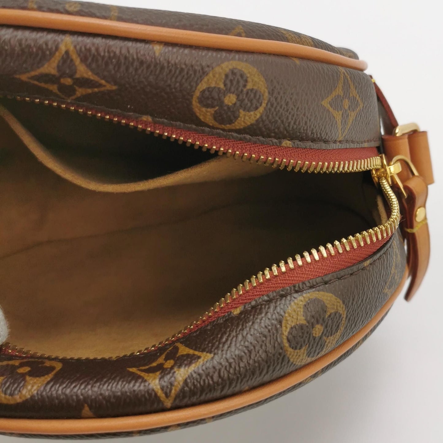Preloved GLM-Boite Chapeau Small Monogram Crossbody Bag 250526781208361