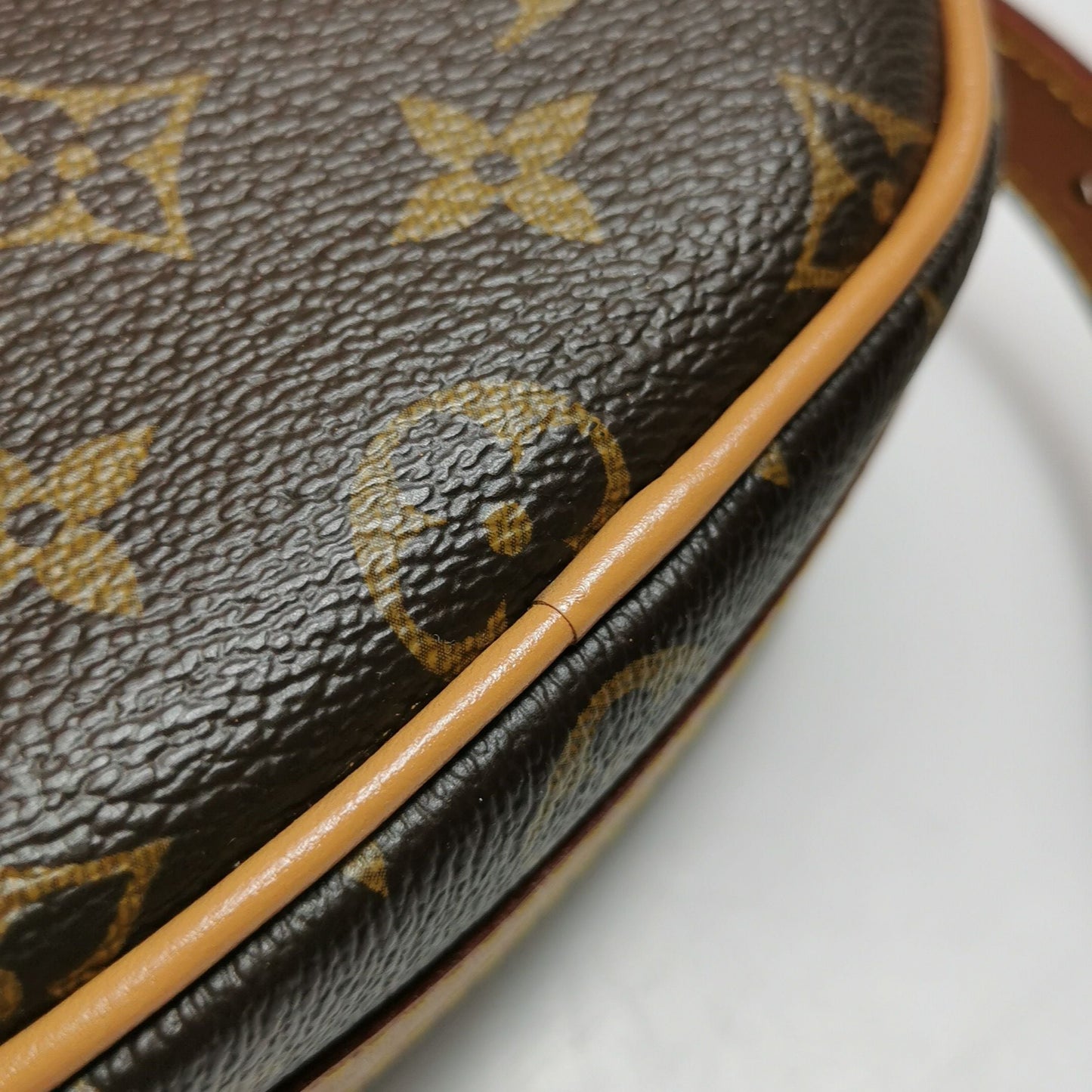 Preloved GLM-Boite Chapeau Small Monogram Crossbody Bag 250526781208361