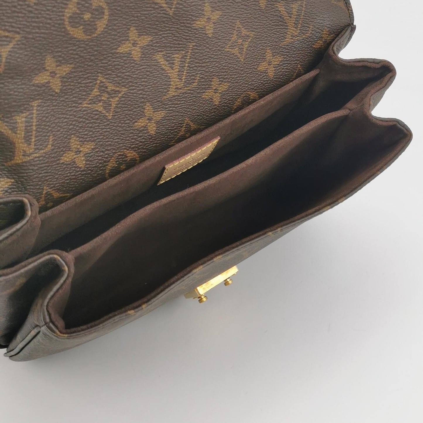 Preloved GLM-Pochette Metis Medium Monogram Canvas S-lock Lock Messenger Crossbody Bag 250526781208860