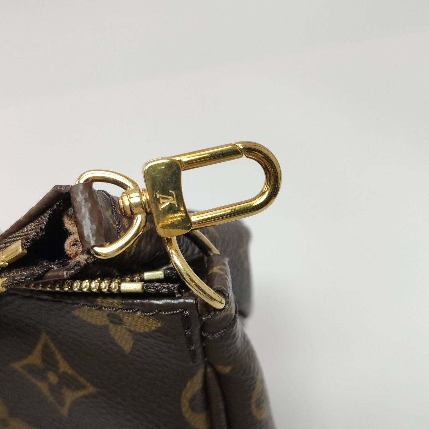 Preloved GLM-Multi Pochette AGLM-essories Five-in-One Crossbody Bag with Chip 250523781205147