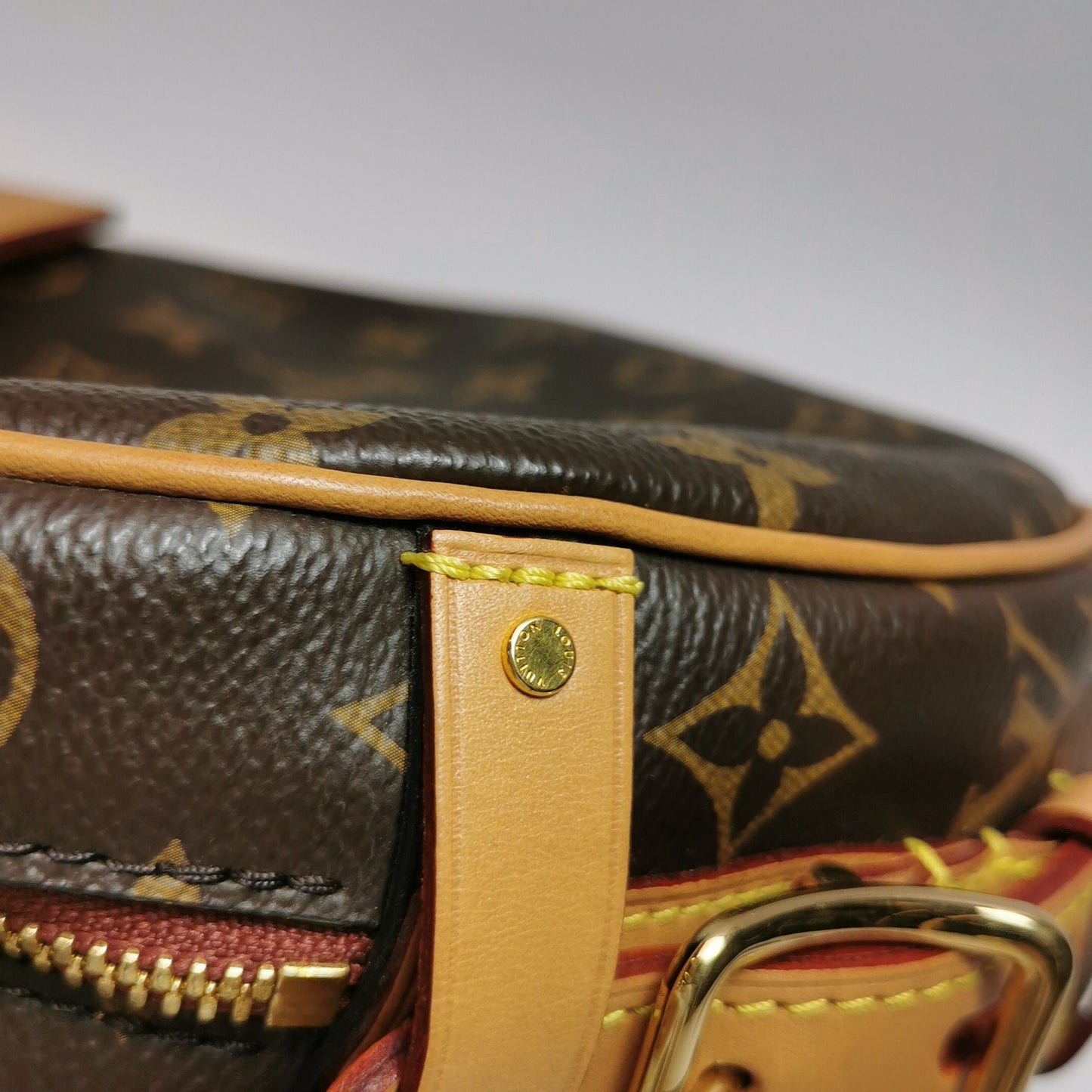 Preloved GLM-Boite Chapeau Medium Monogram Crossbody Bag 250522781202791