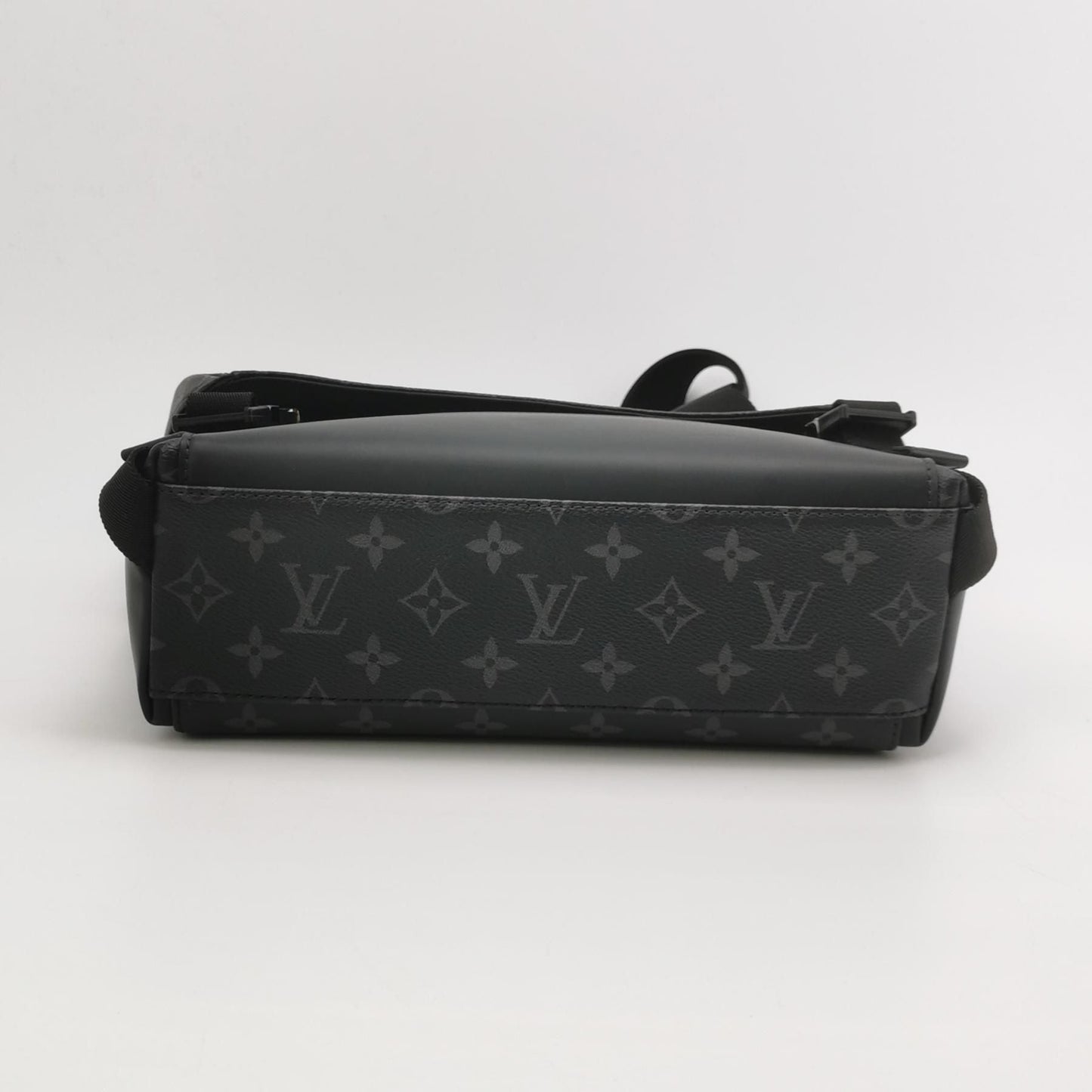 Preloved GLM-Voyager Small Monogram Crossbody Bag with Chip 250523781205096