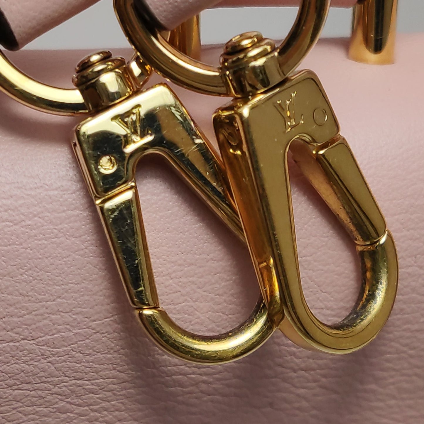 Preloved GLM-Locky BB Leather Monogram Lock Crossbody Bag with Chip 250521781202120