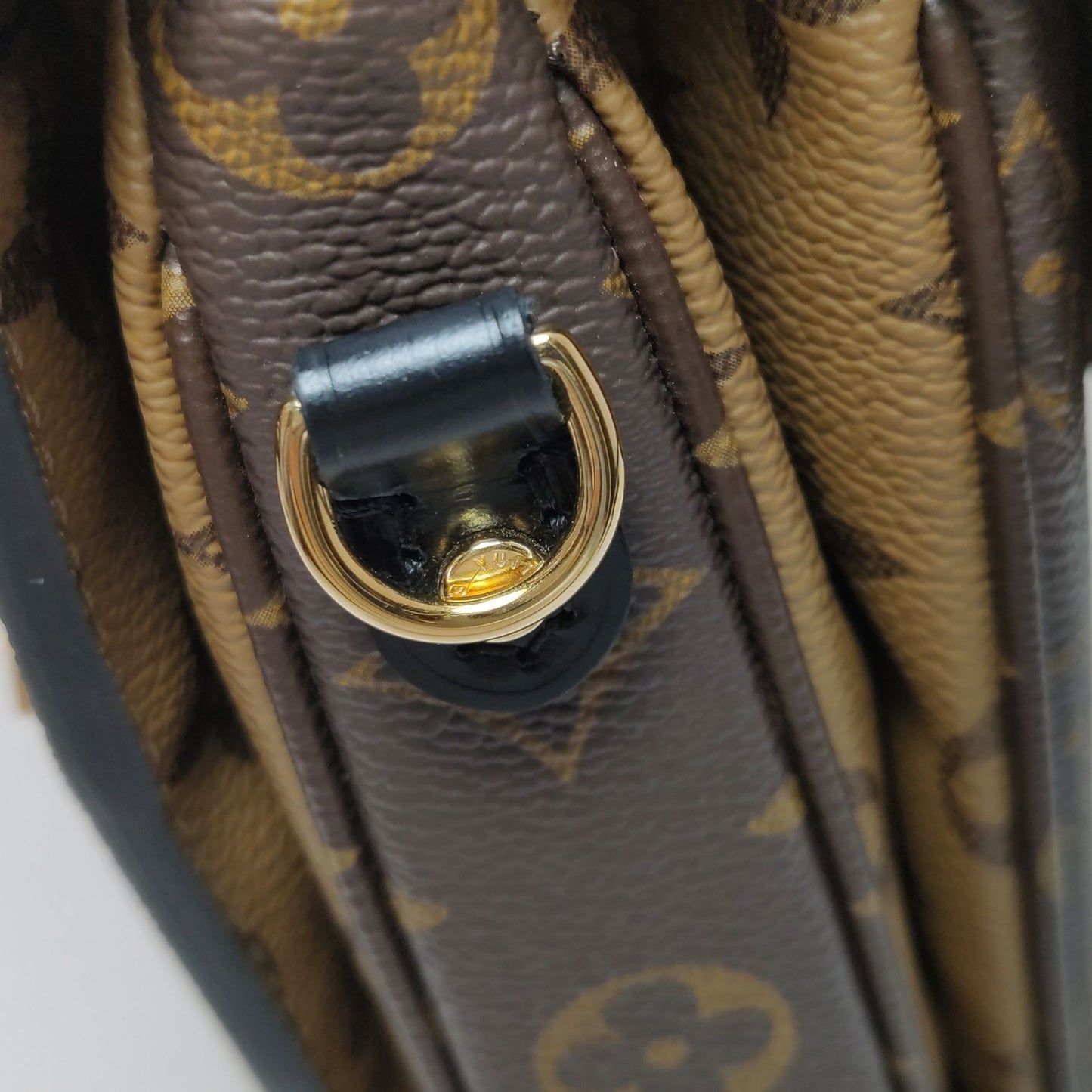 Preloved GLM-Pochette Metis Medium Leather Reverse Monogram S-lock Lock Messenger Crossbody Bag Microchip 250518781197932