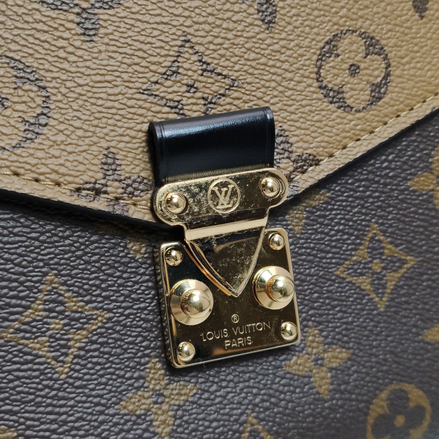 Preloved GLM-Pochette Metis Medium Leather Reverse Monogram S-lock Lock Messenger Crossbody Bag Microchip 250518781197932