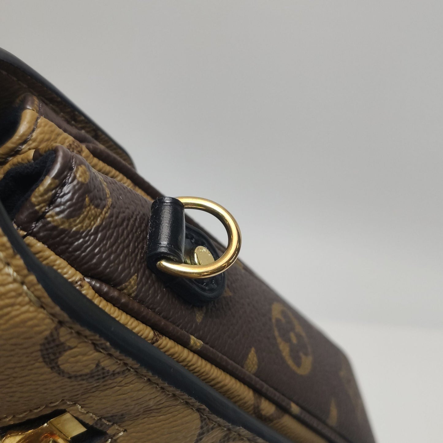 Preloved GLM-Pochette Metis Medium Reverse Monogram Canvas S-lock Messenger Crossbody Bag with Chip 250517781195650