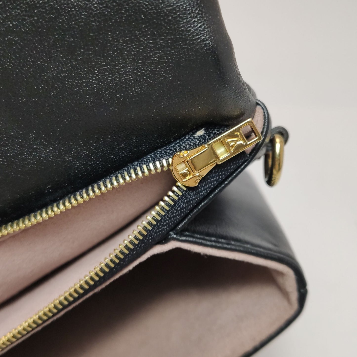 Preloved GLM-Coussin Lambskin Monogram Embossed Logo Chain Crossbody Bag Microchip Version 250515781193768