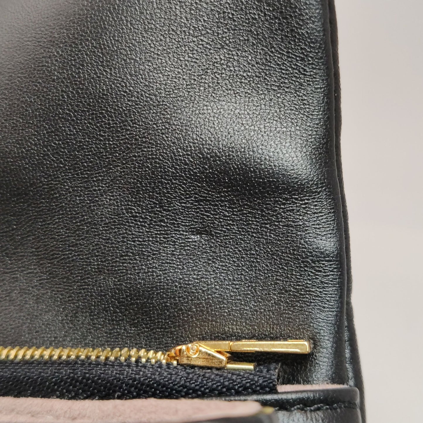 Preloved GLM-Coussin Lambskin Monogram Embossed Logo Chain Crossbody Bag Microchip Version 250515781193768