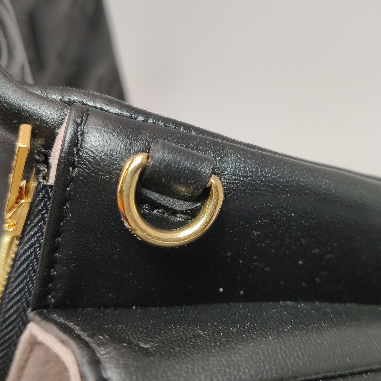 Preloved GLM-Coussin Lambskin Monogram Embossed Logo Chain Crossbody Bag Microchip Version 250515781193768