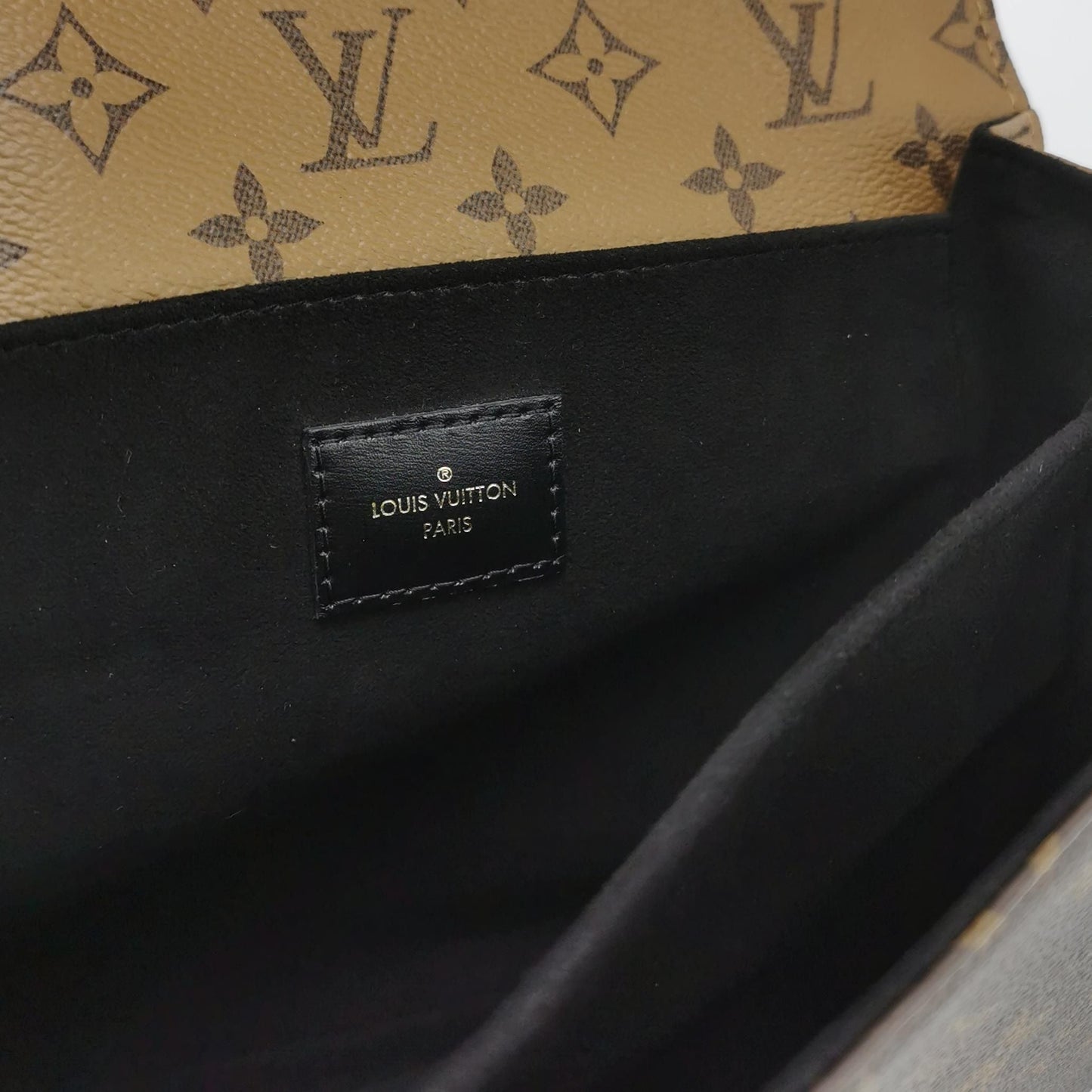 Preloved GLM-Pochette Metis Medium Reverse Monogram S-lock Messenger Bag with Chip 250514781192520