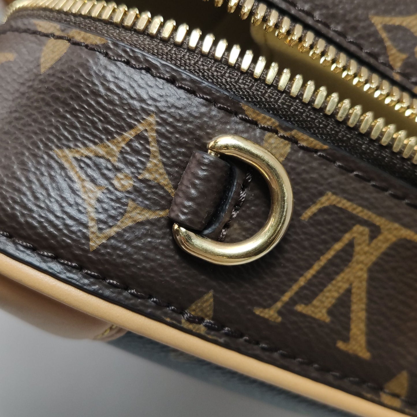 Preloved GLM-Valisette Souple BB Monogram Crossbody Bag 250513781190849