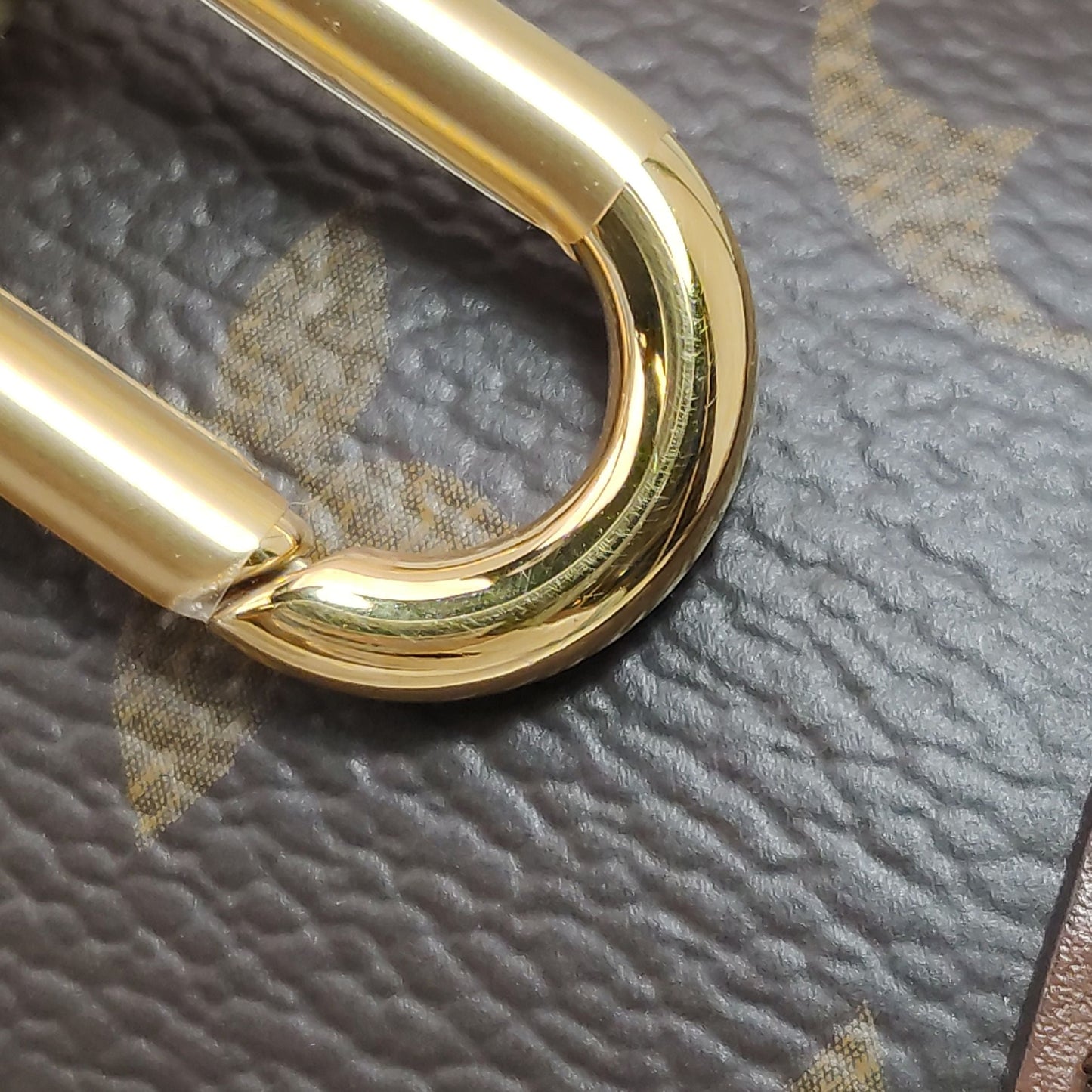Preloved GLM-Papillon Trunk Monogram S-lock Round Bag with Chip 250508781183711