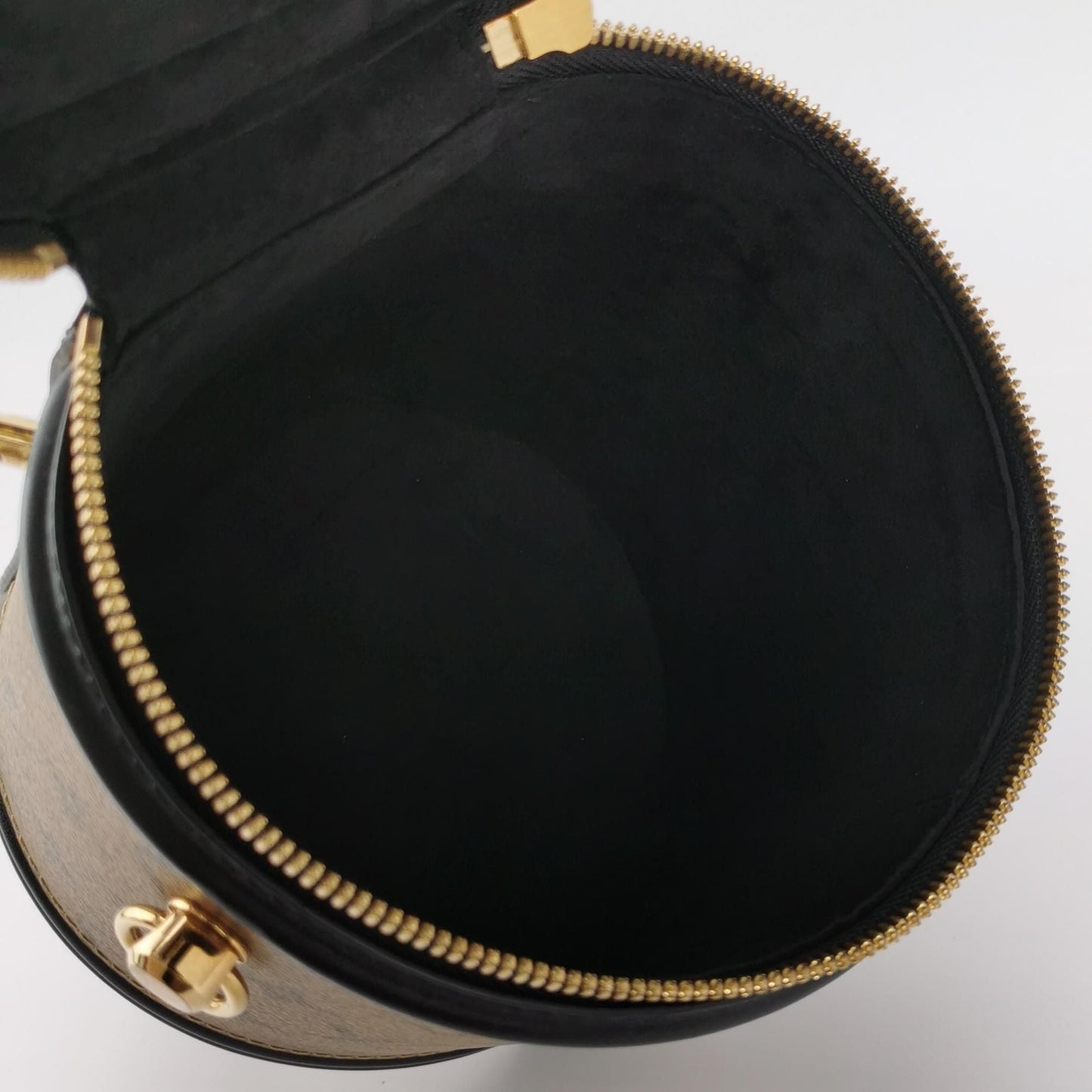 Preloved GLM-Cannes Bucket Small Reverse Monogram Crossbody Bag 250506781180326