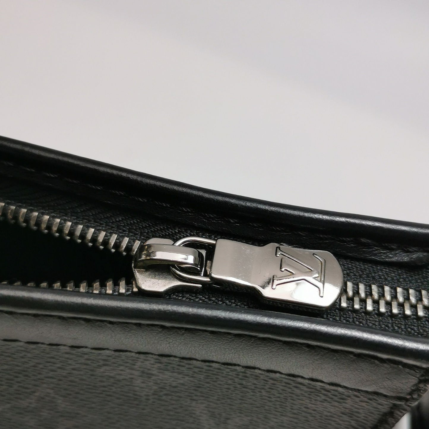 Preloved GLM-Gaston Wearable Wallet Crossbody Bag with Chip 250426781166670