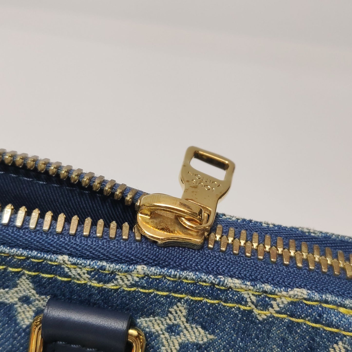 Preloved GLM-KeepallÃ—Nigo XS Crossbody Bag 250423781162398