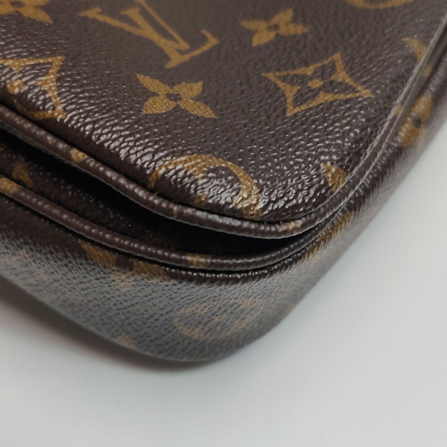 Preloved GLM-Pochette Metis Medium Monogram Canvas S-lock Messenger Crossbody Bag 250424781162616