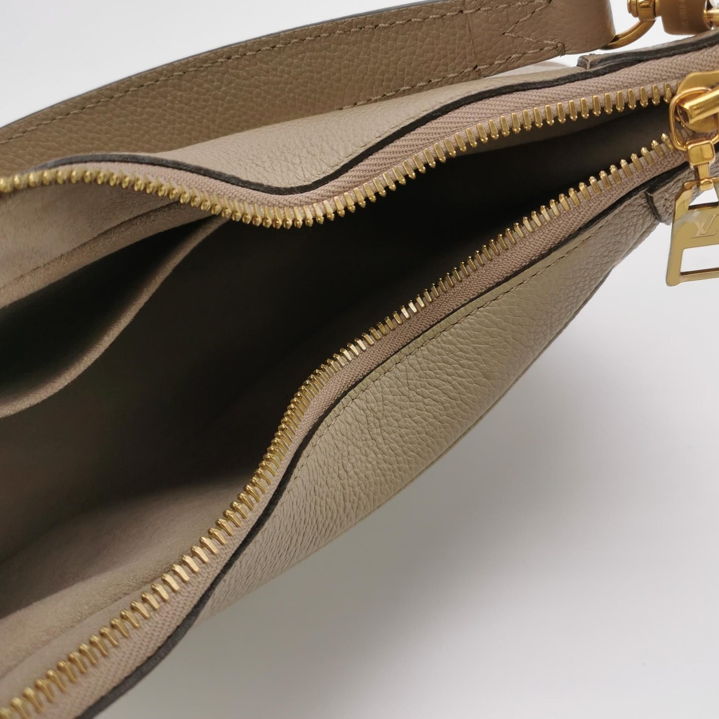 Preloved GLM-Bagatelle Leather Gaint Monogram Crossbody Bag Microchip 047852400562