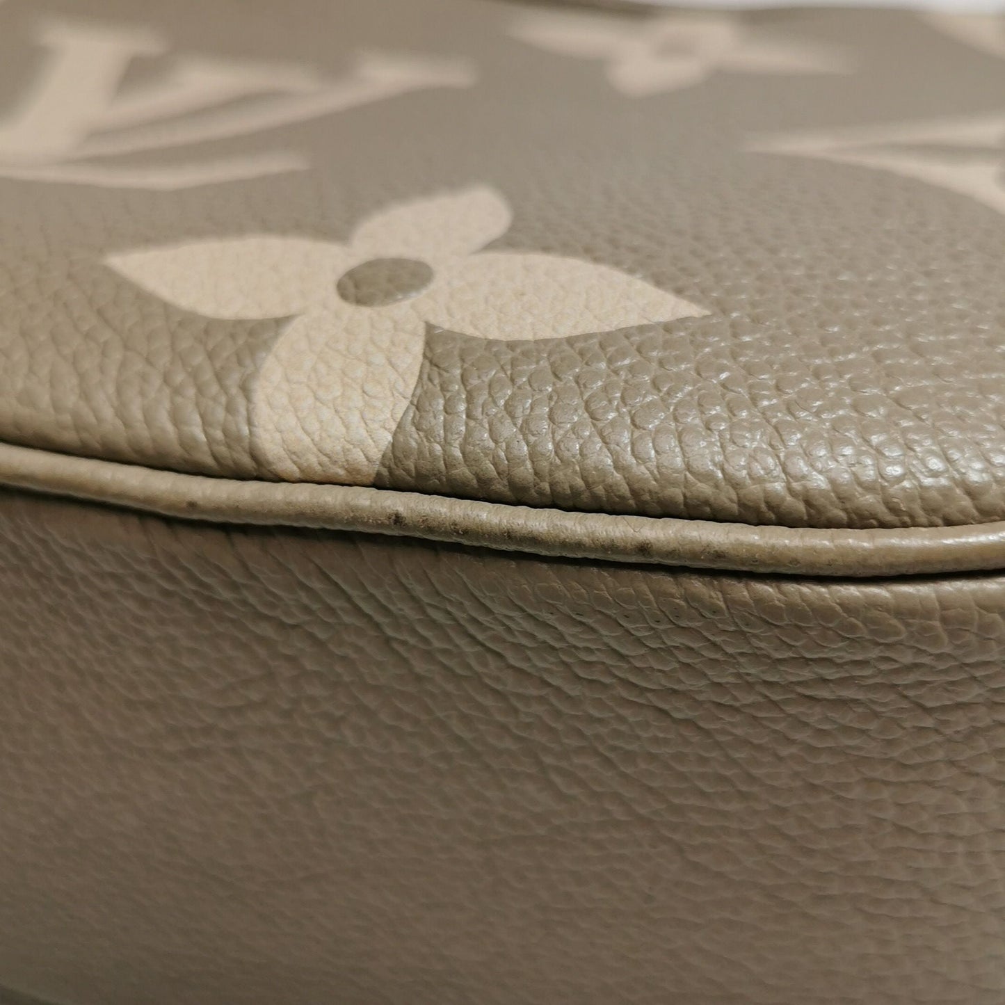 Preloved GLM-Bagatelle Leather Gaint Monogram Crossbody Bag Microchip 047852400562