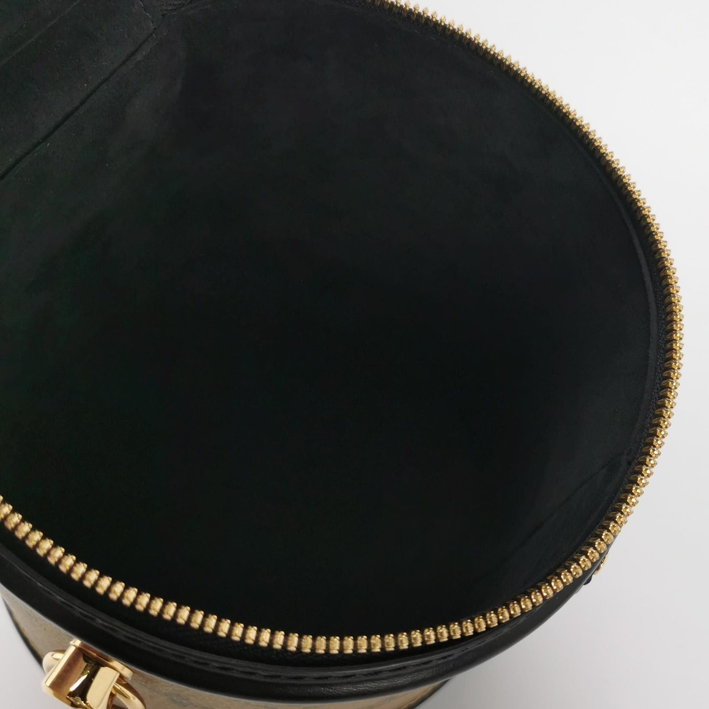 Preloved GLM-Cannes Bucket Small Reverse Monogram Crossbody Bag with Chip 250418781154058