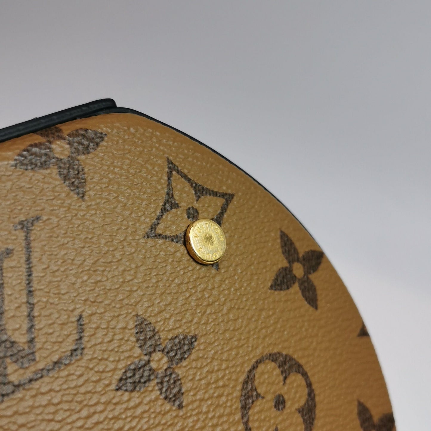 Preloved GLM-Cannes Bucket Small Reverse Monogram Crossbody Bag with Chip 250418781154058