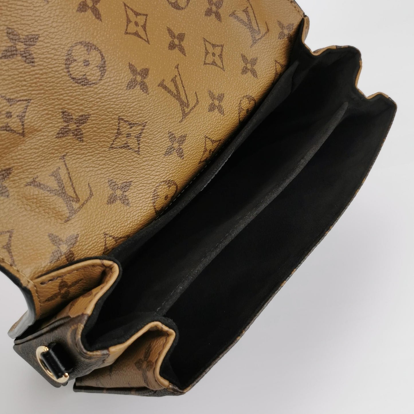 Preloved GLM-Pochette Metis Medium Leather Reverse Monogram S-lock Messenger Bag with Chip 250419781154946