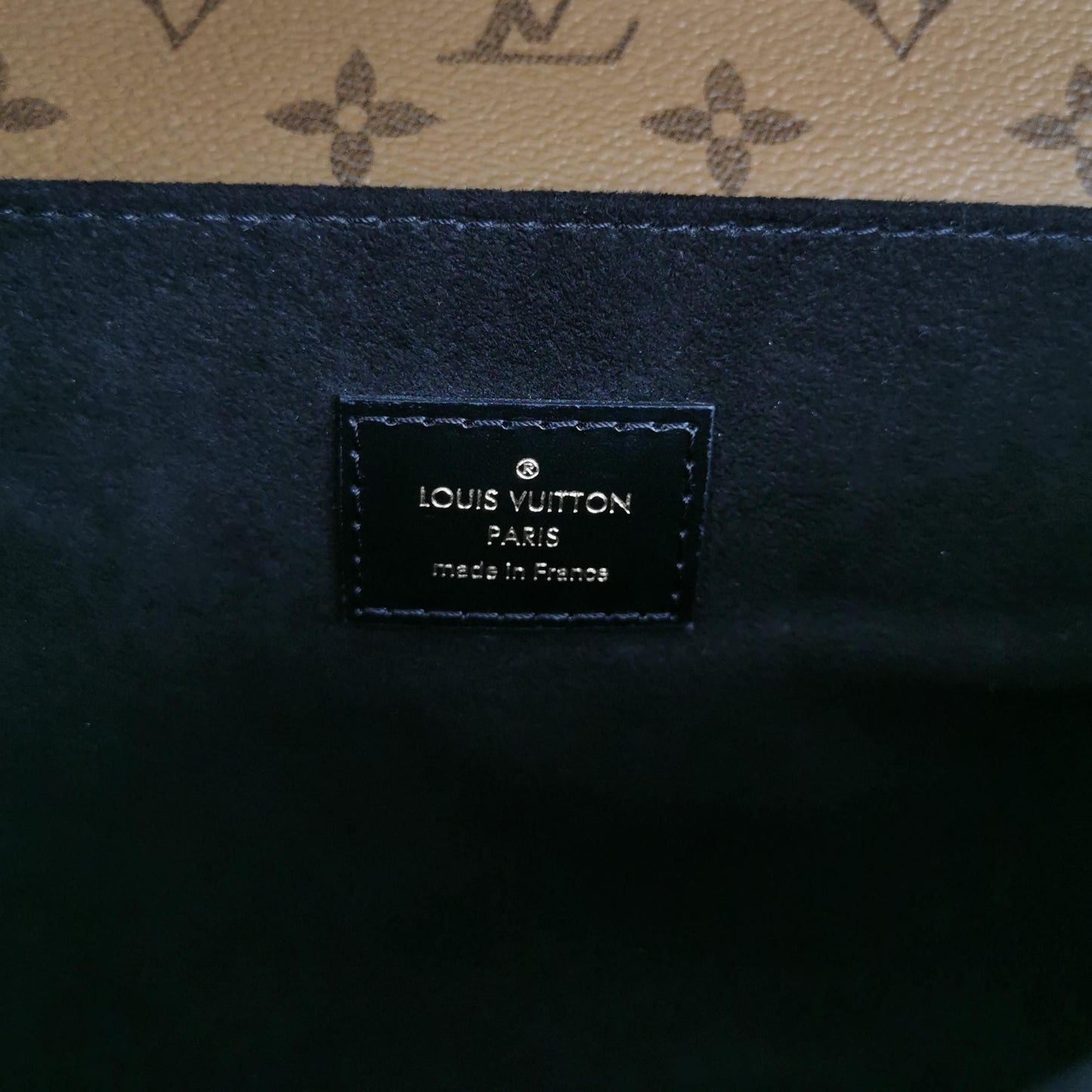 Preloved GLM-Pochette Metis Medium Leather Reverse Monogram S-lock Messenger Bag with Chip 250419781154946