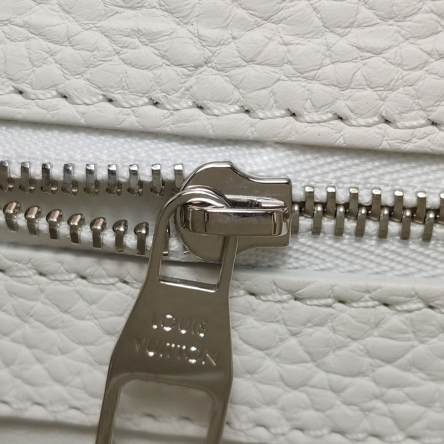 Preloved GLM-Capucines BB Leather Crossbody Bag with Metal LV Buckle Chip Version 250417781152743